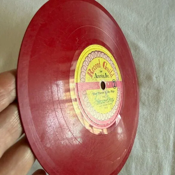 Vintage Three Little Pigs Red Record Guild America Childrens 6.5 Inch Record - Picture 6 of 9